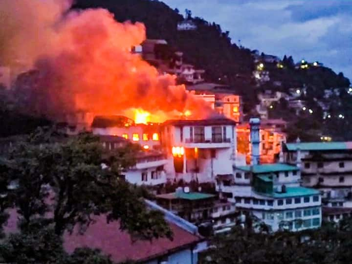 Mussoorie Rink hotel Massive Fire Due To Short Circuit During Renovation Work Mussoorie Fire: मसूरी की ऐतिहासिक धरोहर द रिंक में शॉर्ट सर्किट से लगी आग, जलकर हुई खाक