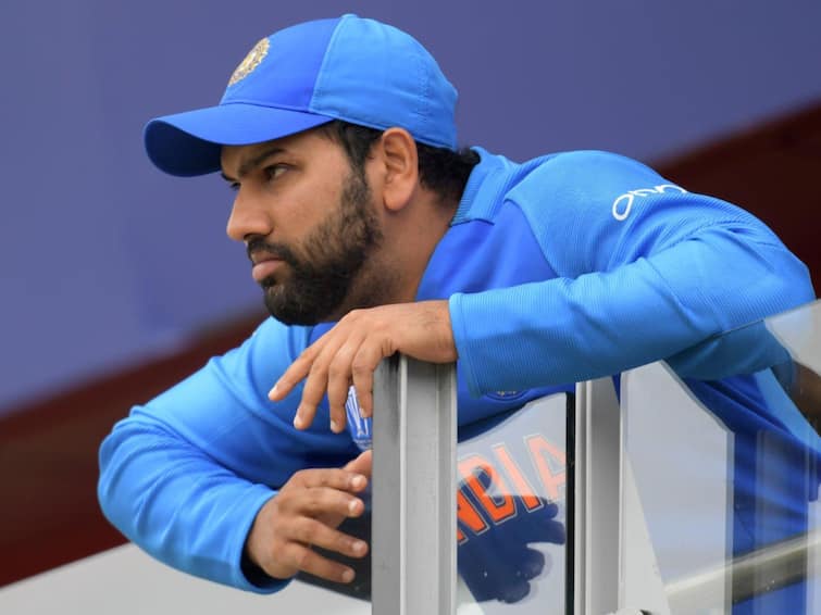 IND vs AUS: Indian captain Rohit sharma's iphone lost in rajkot during match practice in last night IND vs AUS: રાજકોટમાં કેપ્ટન રોહિત શર્માનો આઇફોન ચોરાયો, મેચ પ્રેક્ટિસ દરમિયાન થયો ગુમ, જાણો શું છે અપડેટ
