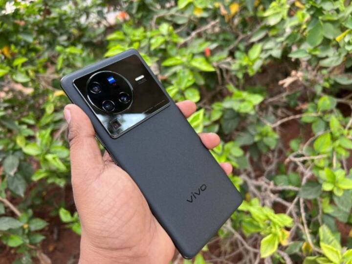 Vivo X80 Pro यूजर्स ट्रेड-इन वैल्यू के रूप में 26,500 रुपये तक की छूट का लाभ नई iPhone 15 सीरीज पर ले सकते हैं.