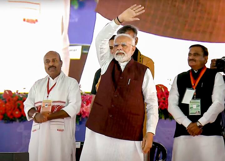 প্রধানমন্ত্রীর জন্মদিনে চালু হবে আয়ুষ্মান ভব প্রকল্পও। এর মাধ্যমে আয়ুষ্মান কার্ড তৈরির ওপরে জোর দেওয়া হবে।