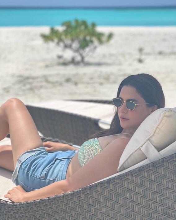 Aamna Sharif Photo: Aamna Sharif is looking very hot in beach look, see hot pictures