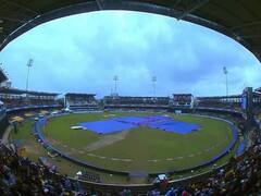 टॉस के बाद एशिया कप फाइनल मुकाबले में शुरू हुई बारिश, कवर्स से ढका गया मैदान