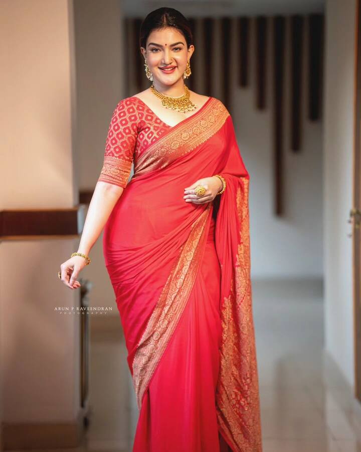 હની રોઝ મલયાલમ ફિલ્મ ઈન્ડસ્ટ્રીની સૌથી ખૂબસૂરત અભિનેત્રીઓમાંની એક છે.
