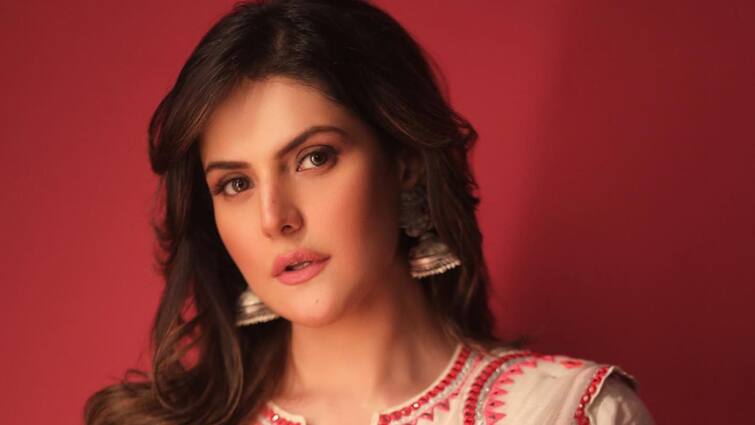 Zarin Khan: Police has filed arrest warrant on the name of Zarin Khan know in details Zarin Khan: পারিশ্রমিক নিয়েও ৬টি অনুষ্ঠানে না থাকার অভিযোগ, জ়ারিন খানের বিরুদ্ধে জারি গ্রেফতারি পরোয়ানা