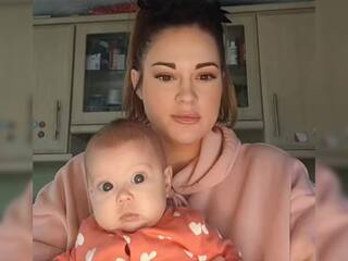 बेटी की 'ब्लू आईज' की तारीफ सुनकर पहले खुशी होती थी मां, अब दिन रात बहाती है आंसू, जानें क्या है पूरा मामला