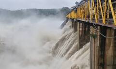 Photos: કડાણા ડેમમાં ચાર લાખ ક્યૂસેક પાણી છોડવાનું શરૂ, જુઓ પાણીના ધસમસતા પ્રવાહનો અદભૂત નજારો....