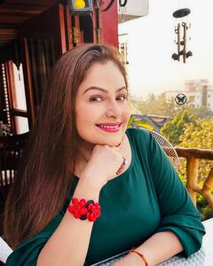 Bollywoood Kissa: बिकिनी की वजह से फिल्म से बाहर हो गई थी अक्षय-आमिर संग काम कर चुकी ये एक्ट्रेस, आज इस हाल में बिता रही लाइफ