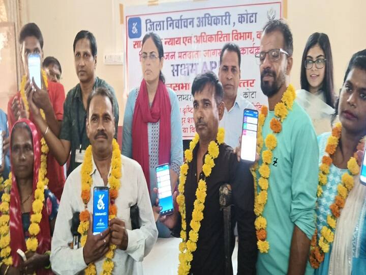 Rajasthan Elections: 80 साल से अधिक उम्र के वृद्ध और इन्हें भी मिलेगी घर से मतदान की सुविधा, जानें इसकी पूरी प्रक्रिया Rajasthan Elections 2023 vote from home available for disabilities with more than 40% disability and senior citizens above 80 years ann Rajasthan Elections: 80 साल से अधिक उम्र के वृद्ध और इन्हें भी मिलेगी घर से मतदान की सुविधा, जानें इसकी पूरी प्रक्रिया