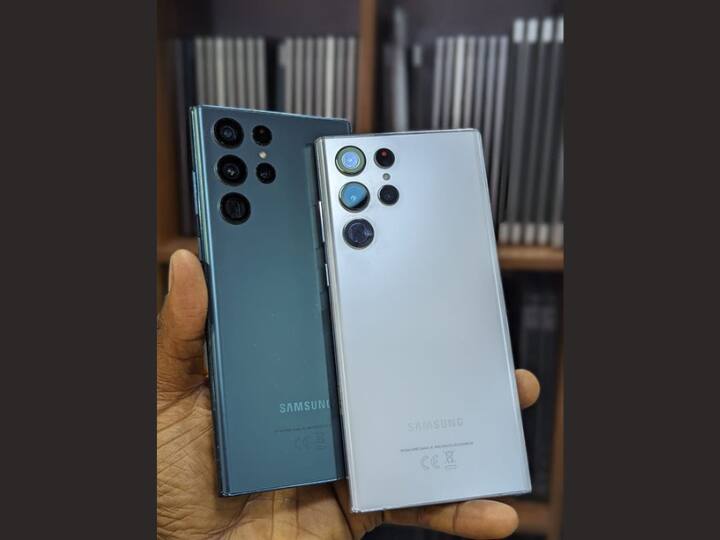 iPhone 15 सीरीज खरीदते समय आप Galaxy S22 अल्ट्रा 5G को एक्सचेंज करते हैं तो आपको 37,000 रुपये तक की ट्रेड-इन वैल्यू प्राप्त हो सकती है
