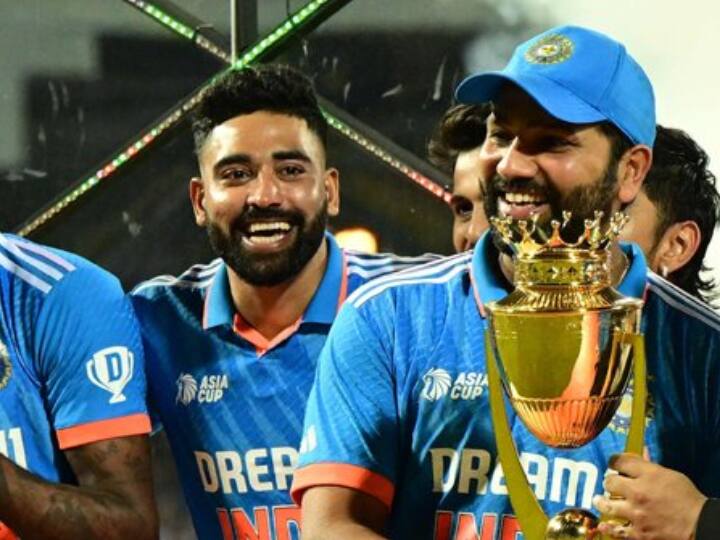 Asia Cup Final 2023 Indian pacer Mohammed Siraj could take more wickets against Sri Lanka but trainer stopped him Asia Cup 2023: मोहम्मद सिराज फाइनल में श्रीलंका के खिलाफ ले सकते थे और विकेट, पढ़ें क्यों कप्तान ने रोका