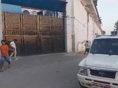 मुरादाबाद में सपा नेता आजम खान के समधी की फैक्ट्री पहुंची GST की टीम, स्थानीय पुलिस भी है साथ