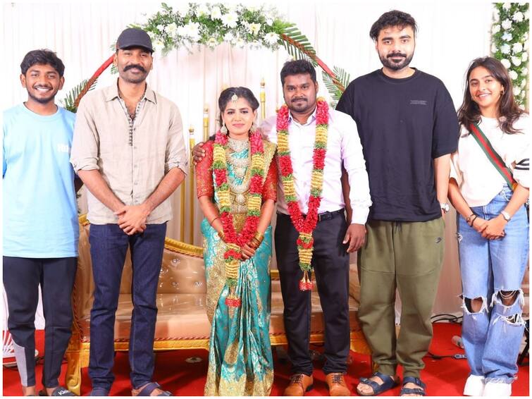 Dhanush attends assistant anand wedding in a simple shirt and jeans Dhanush: తన అసిస్టెంట్ పెళ్లికి హాజరైన ధనుష్, సింపుల్‌గా ఒక జీన్స్, షర్ట్‌లో!