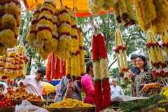 Ganesh Chaturthi 2023: গণেশ চতুর্থীর আগে উৎসবমুখর মুম্বই, সিদ্ধিদাতার পুজোয় সামিল সকলেই