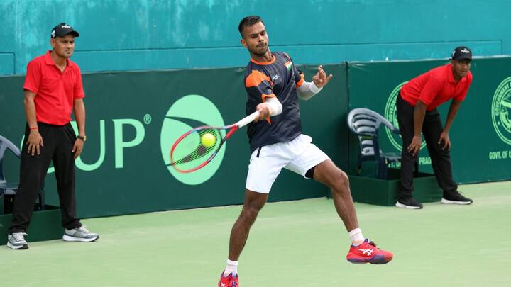 সুমিত নাগাল সিঙ্গেলসে ইয়াসিনকেও স্ট্রেট গেমে পরাজিত করেন। সেই ম্যাচের স্কোর ৬-৩, ৬-৩।