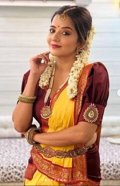 Monalisa: ਮੋਨਾਲੀਸਾ ਨੇ ਸਾੜੀ ਪਹਿਨ ਕੇ ਦਿਖਾਈ ਆਪਣੀ ਖੂਬਸੂਰਤੀ, ਮਨਮੋਹਕ ਅੰਦਾਜ਼ ਨੂੰ ਦੇਖ ਪ੍ਰਸ਼ੰਸਕ ਹੋਏ ਦੀਵਾਨੇ