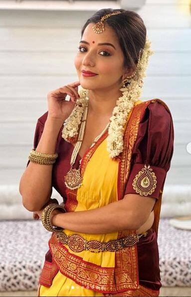 ਮਸ਼ਹੂਰ ਟੀਵੀ ਅਭਿਨੇਤਰੀ ਮੋਨਾਲੀਸਾ ਹਮੇਸ਼ਾ ਆਪਣੇ ਕਿਲਰ ਲੁੱਕ ਨਾਲ ਆਪਣੇ ਪ੍ਰਸ਼ੰਸਕਾਂ ਨੂੰ ਦੀਵਾਨਾ ਬਣਾਈ ਰੱਖਦੀ ਹੈ।