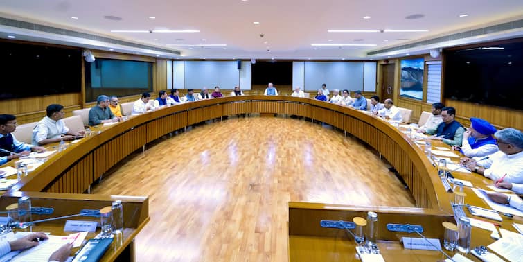 Union Cabinet Meeting Clears 33 Per Cent Seats For Women In Lok Sabha And State Legislative Assemblies Says Sources Cabinet Meeting Today:৩৩% মহিলা সংরক্ষণ বিলে অনুমোদন দিল কেন্দ্রীয় মন্ত্রিসভা, খবর সূত্রে