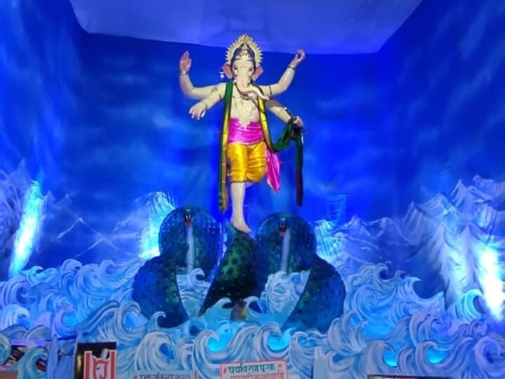 Ganesh Chaturthi 2023 eco friendly 20 feet idol of Lord Ganesha in Mumbai ANN Ganesh Chaturthi 2023: मुंबई में बढ़ा ईको फ्रेंडली मूर्तियों का चलन, बप्पा की 22 फीट की मूर्ति बनी आकर्षण का केंद्र