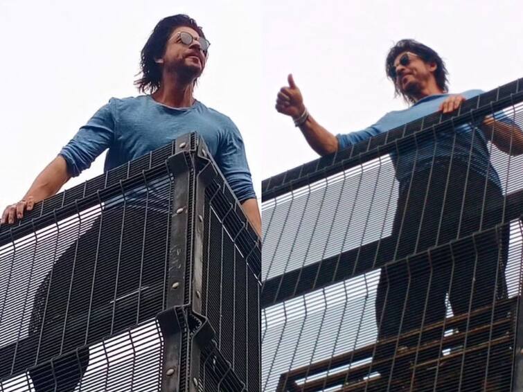 Shah Rukh Khan wears blue while greeting fans outside Mannat, celebrates India’s Asia Cup victory and Jawan success Shah Rukh Khan: 'ব্লিড ব্লু'! এশিয়াসেরা ভারত, জয় উদযাপন করতে নীল টি-শার্টে মন্নতের ব্যালকনিতে কিং খান