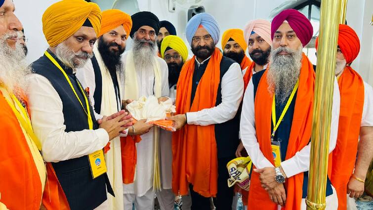 Manjinder Singh Sirsa pays obeisance at Gurdwara Darbar Sahib Sri Kartarpur Sahib along with team Sri Kartarpur Sahib ਪਹੁੰਚੇ ਬੀਜੇਪੀ ਦੇ ਮਨਜਿੰਦਰ ਸਿੰਘ ਸਿਰਸਾ, PM ਮੋਦੀ ਦੀ ਲੰਬੀ ਉਮਰ ਲਈ ਕੀਤੀ ਅਰਦਾਸ