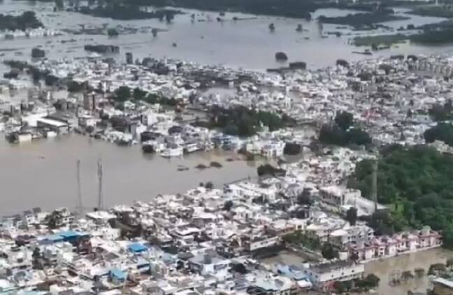 Gujarat Rain: Ankleshwar and Bharuch flooded, 11 thousand 900 people evacuated in the state Gujarat Rain: અંકલેશ્વર અને ભરૂચમાં જળબંબાકાર,  રાજ્યમાં 11 હજાર 900 લોકોનું કરાયુ સ્થળાંતર