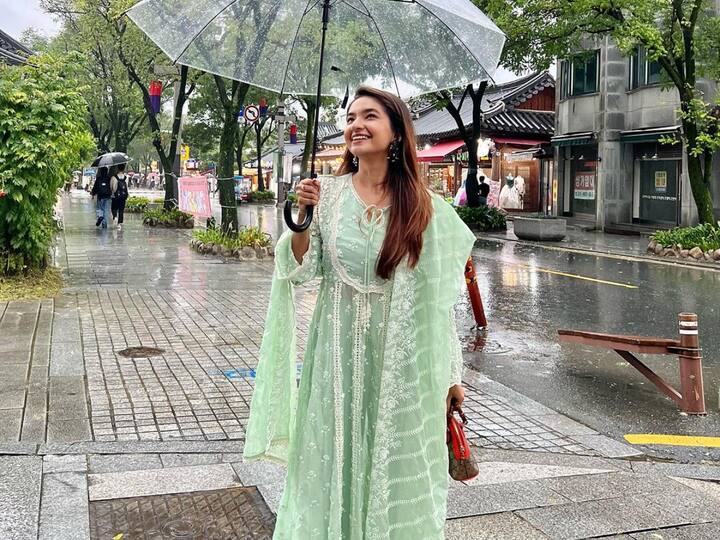 Anushka Sen treated her fans with pictures in a pastel green ethnic suit from Korea; see pics