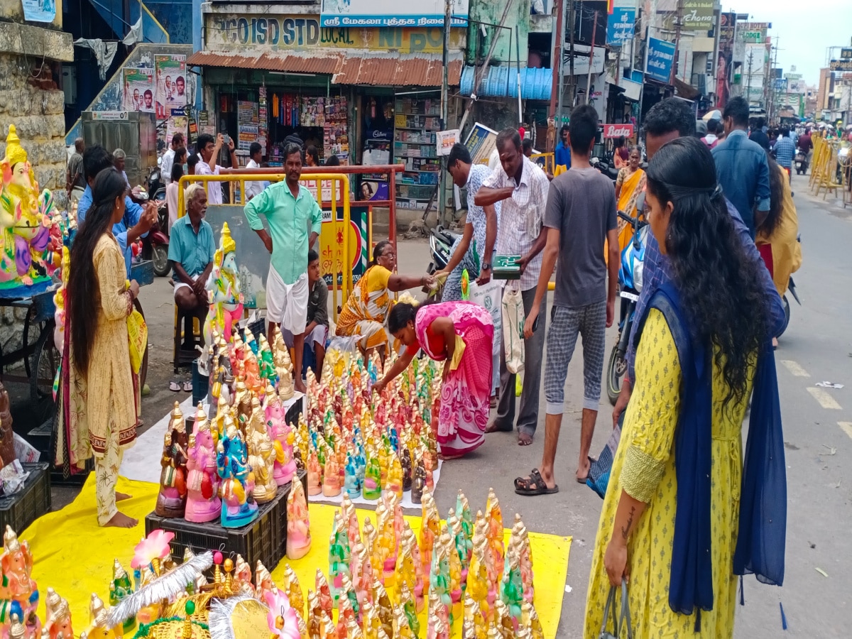 Vinayagar Chaturthi 2023: திருவண்ணாமலையில் சந்தனக்காப்பு அலங்காரத்தில் காட்சியளித்த இரட்டை பிள்ளையார்