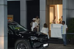 In Pics: एशिया कप जीत भारत लौटी टीम इंडिया, तस्वीरों में कप्तान रोहित शर्मा समेत खिलाड़ियों का दिखा दिलचस्प अंदाज़