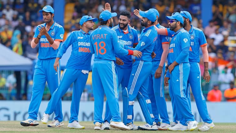 IND vs AUS: Indian Cricket Team have the chance to clinch top spot before ODI World Cup 2023 IND vs AUS: শীর্ষে পৌঁছনোর সুযোগ, কীভাবে বিশ্বকাপের আগে ওয়ান ডে ব়্যাঙ্কিংয়ে একে উঠে আসতে পারে ভারত?