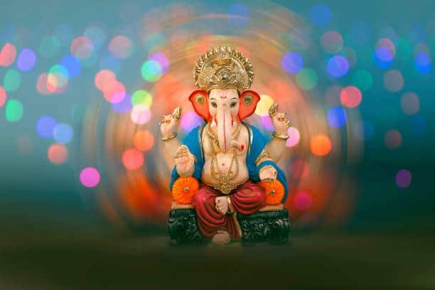 Ganesh Chaturthi 2023:  ગણેશ ચતુર્થી પર બાપ્પાની પૂજા કરતી વખતે કેટલીક ખાસ વાતોનું ધ્યાન રાખવું જોઇએ નહીં તો તમને પૂજાનું ફળ મળશે નહીં. આ વર્ષે ગણેશ ચતુર્થી 19 સપ્ટેમ્બર 2023ના રોજ છે.