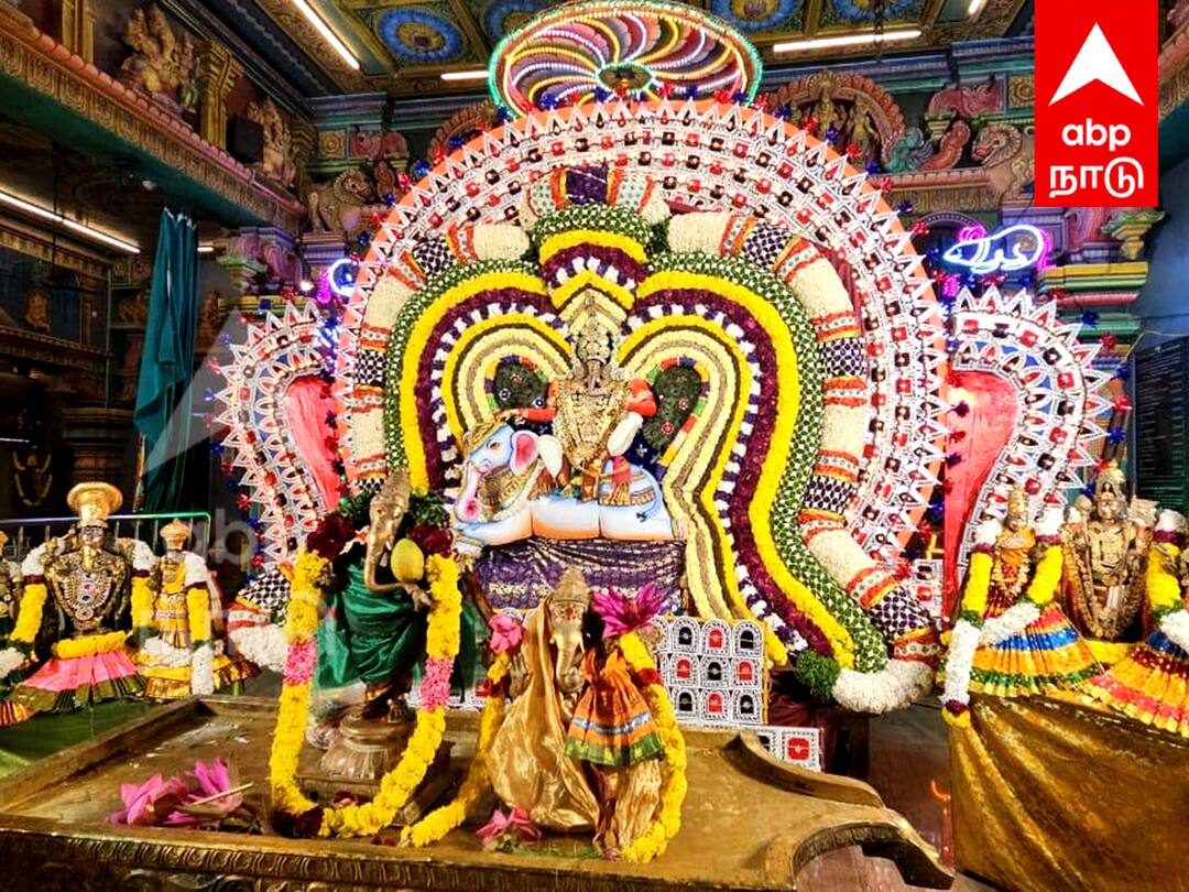 Vinayagar Chaturthi 2023: புதுவை ஸ்ரீமணக்குள விநாயகர் கோயிலில் சதுர்த்தி விழா! பக்தர்கள் நீண்ட வரிசையில் நின்று சாமி தரிசனம் Vinayagar Chaturthi 2023 Festival at Puducherry Sri Manakula Vinayagar Temple Devotees line up to see Sami dharshan TNN Vinayagar Chaturthi 2023: புதுவை ஸ்ரீமணக்குள விநாயகர் கோயிலில் சதுர்த்தி விழா! பக்தர்கள் நீண்ட வரிசையில் நின்று சாமி தரிசனம்