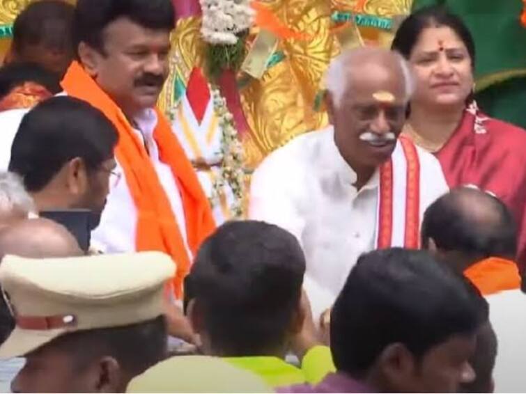 Khairathabad Ganesh The first puja of Khairatabad Ganesh was attended by Haryana Governor Dattatreya Khairathabad Ganesh: ఖైరతాబాద్ గణపతికి తొలి పూజ, పాల్గొన్న హర్యాన గవర్నర్ దత్తాత్రేయ