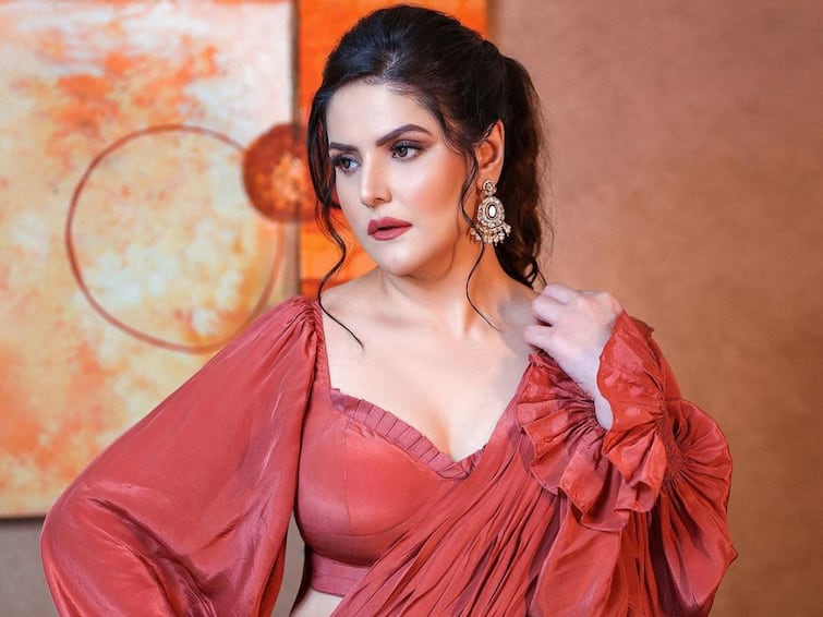 Kolkata court issues arrest warrant against Bollywood Actress Zareen Khan in 2018 cheating case Zareen Khan: ఆ కేసులో సల్మాన్ ఖాన్ హీరోయిన్‌కు అరెస్ట్ వారెంట్ జారీ!