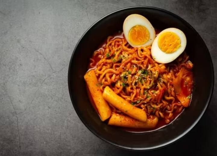 તમારી તરસ છીપાવવા માટે, કાર્બોનેટેડ અથવા ફિઝી ડ્રિંક્સ જેમ કે કોઈપણ પ્રકારના સોડા અથવા ઠંડા પીણાં વગેરે ન લો. આને સામાન્ય રીતે સારી માનવામાં આવતી નથી અને ખાસ કરીને જો કસરત કરતા પહેલા લેવામાં આવે તો તે ગેસ અથવા એસિડિટીની સમસ્યાનું કારણ બની શકે છે.