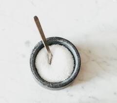 Salt Intake Side Effects : तुम्ही पण जास्त मीठ खाता का? अति मीठ खाण्यामुळे होऊ शकतो किडनी स्टोन, जाणून घ्या यावरील उपाय