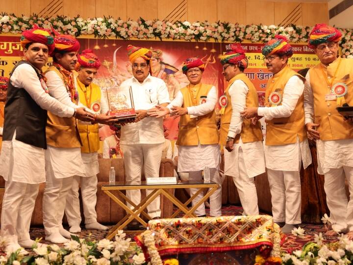 PM Modi birthday Gujarat BJP planted saplings distributed kits to tuberculosis patients organized Jan Ashirwad Sammelan PM Modi Birthday: PM मोदी के जन्मदिन पर गुजरात में बीजेपी ने पौधरोपण कर तपेदिक मरीजों को बांटे किट, आयोजित किया 'जनआशीर्दवाद सम्मेलन'