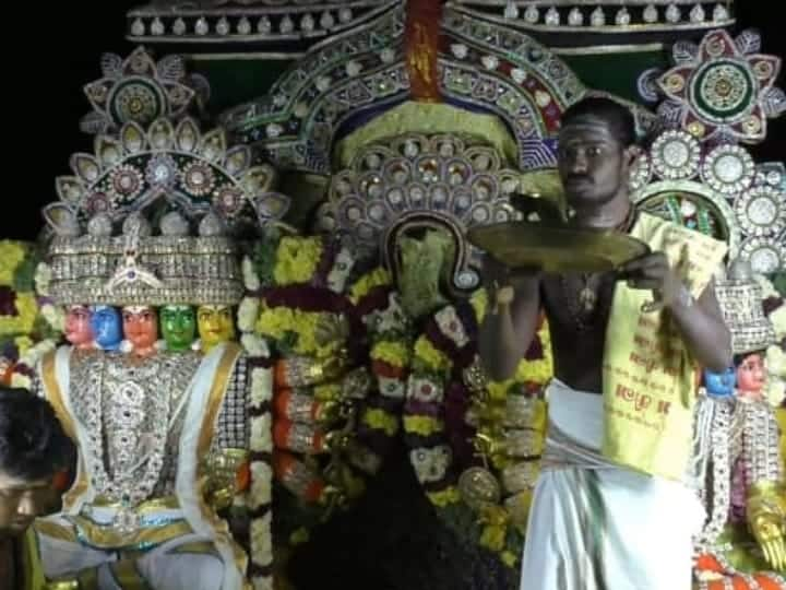 Sri Vishwakarma Gayatri Devi, Siddhi Vinayagar Swami walk the Thiruveedi Ula in karur TNN விஸ்வகர்மா ஜெயந்தி விழா; கரூரில் ஸ்ரீ விஸ்வகர்மா, காயத்ரி தேவி, சித்தி விநாயகர் சுவாமிகள் திருவீதி உலா