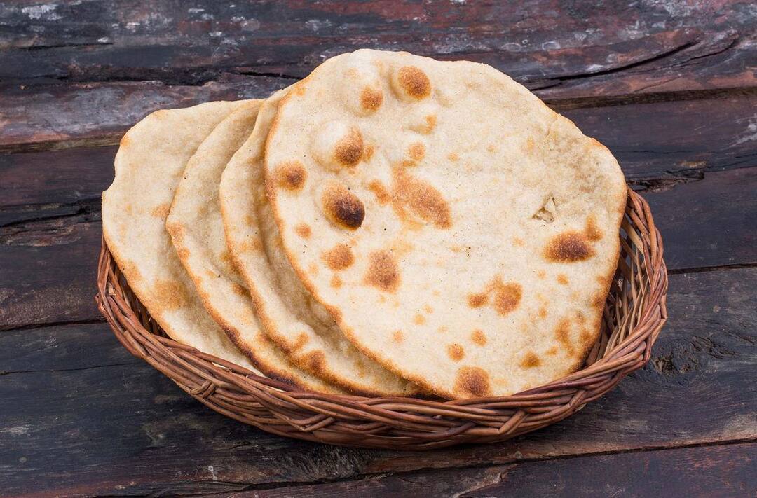 Many people eat without counting! Finally, know how much bread should be eaten in a day Roti Limit: ਕਈ ਲੋਕ ਗਿਣ ਕੇ ਨਹੀਂ ਚਿਣ ਕੇ ਖਾਂਦੇ! ਆਖਰ ਜਾਣ ਲਵੋ ਦਿਨ 'ਚ ਕਿੰਨੀਆਂ ਖਾਣੀਆਂ ਚਾਹੀਦੀਆਂ ਰੋਟੀਆਂ
