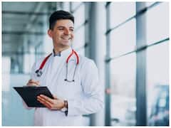 मेडिकल ऑफिसर के 7276 पद पर आवेदन करने का आखिरी मौका, तुरंत कर दें अप्लाई