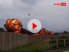 इटली में एयर शो के दौरान क्रैश हुआ सेना का विमान, चपेट में आई कार- भयावह वीडियो आया सामने