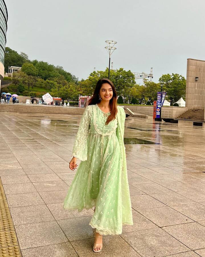 The actor treated her fans with pictures from Korea in a green pastel chikankari suit