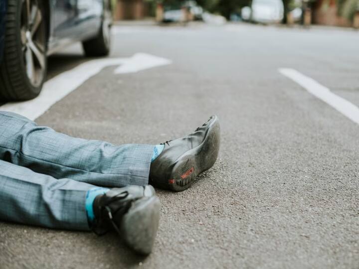 Italy Davide Pavan Died In Road Accident Charged Thousands Rupees From Parents To Clean Son Blood सड़क दुर्घटना में बेटे की दर्दनाक 'मौत', पैरेंट्स ने कहा- फुटपाथ से उसका खून साफ करने के लिए मांगे गए हजारों रुपये