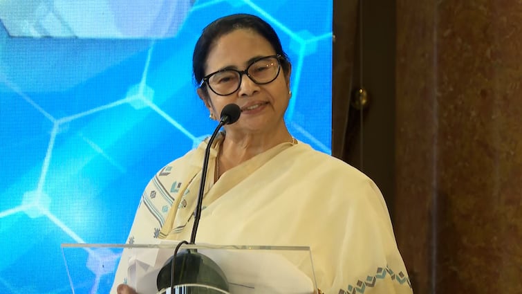 Mamata Banerjee Speech Bengal Business Summit 2023 Barcelona Vsit Know details Mamata Banerjee:'বাংলা মানে ব্য়বসা, বেঙ্গল মানে আতিথেয়তা', বার্সেলোনা থেকে বার্তা মুখ্যমন্ত্রীর