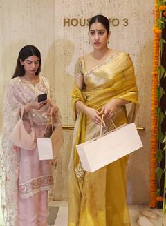 Ganesh Chaturthi: मैचिंग आउटफिट में मनीष मल्होत्रा के घर बप्पा के दर्शन करने पहुंचे सिड-कियारा, मलाइका के लुक ने लूटी लाइमलाइट