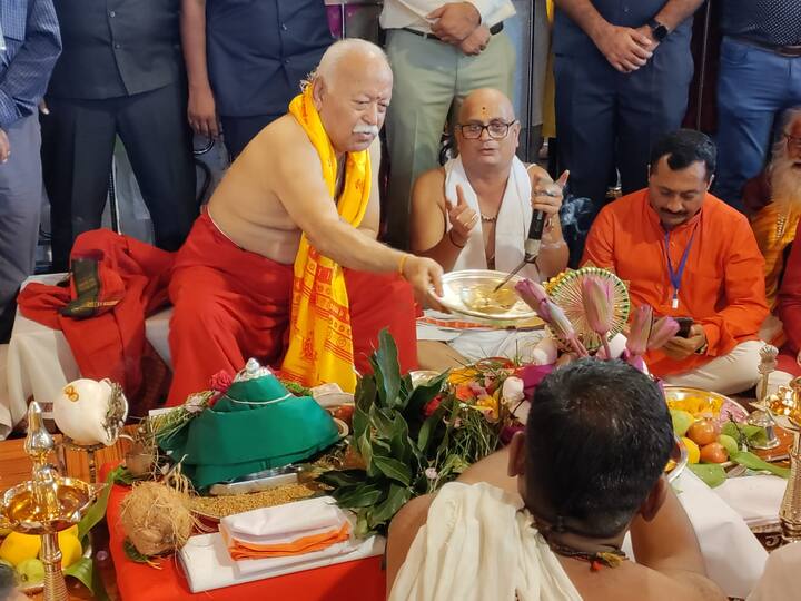 कोतवाली चावडी येथील पारंपारिक जागेत श्रीराम मंदिर अयोध्या मंदिराची प्रतिकृती साकारलेल्या मंदिरात बाप्पा विराजमान झाली