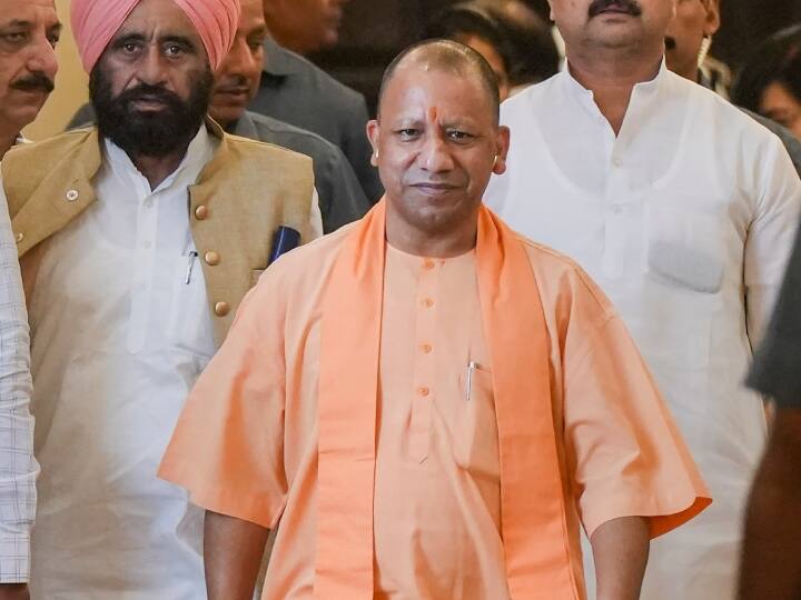 UP Cabinet Yogi Adityanath Expansion in Shardiya Navratri OM Prakash Rajbhar Dara Singh UP Cabinet Expansion: यूपी में मंत्रिमंडल विस्तार की आयी तारीख? इन लोगों को मौका दे सकती है बीजेपी