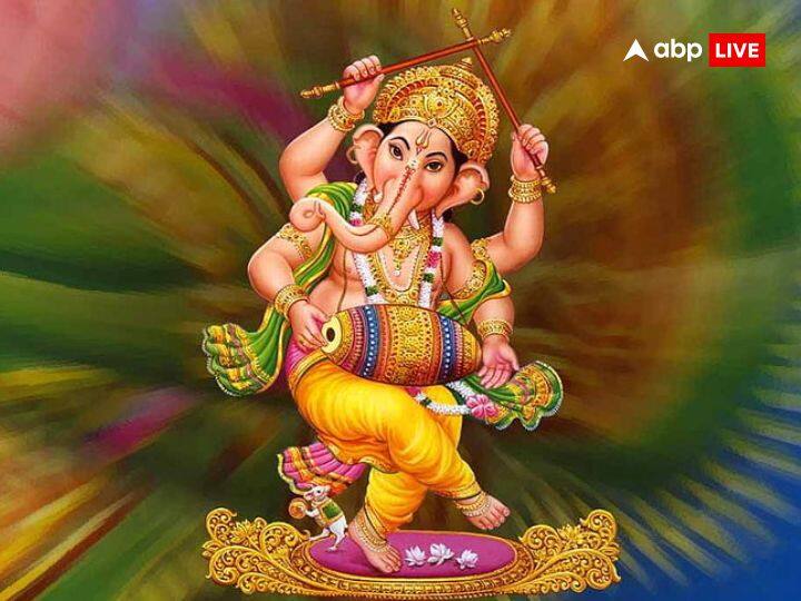 गणेशजी की प्रतिमा: गणेश चतुर्थी के मौके पर कई लोग घर पर मूर्ति स्थापना करते हैं. लेकिन इसके बाद इसे विसर्जन कर दिया जाता है. इसलिए गणेशोत्सव के पावन पर्व के दौरान आप नृत्य करती हुई गणेश जी प्रतिमा या तस्वीर लाएं और इसे घर के मुख्य द्वार या उत्तर दिशा पर लगा लीजिए. इससे घर पर नकारात्मक शक्तियों का प्रवेश नहीं होगा.