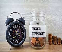 FD Rates: સીનિયર સિટીઝનને FD પર આ સ્મોલ ફાઇનાન્સ બેન્ક આપી રહી છે સૌથી વધુ વ્યાજ