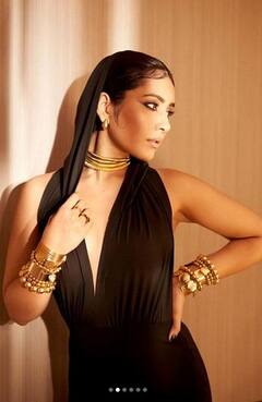 Raashi Khanna: ਬਲੈਕ ਬੈਕਲੈੱਸ ਆਊਟਫਿਟ ਪਾ ਕੇ ਰਾਸ਼ੀ ਖੰਨਾ ਨੇ ਇੰਟਰਨੈੱਟ 'ਤੇ ਲਗਾਈ ਅੱਗ, ਕਿਲਰ ਅਵਤਾਰ ਦੇਖ ਉੱਡੇ ਪ੍ਰਸ਼ੰਸਕਾਂ ਦੇ ਹੋਸ਼