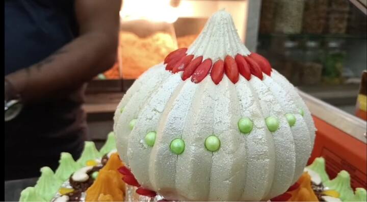 दूध व सुकामेव्याचे भाव वाढल्याने त्याचा परिणाम खाद्य पदार्थांवरही दिसून येत आहे.